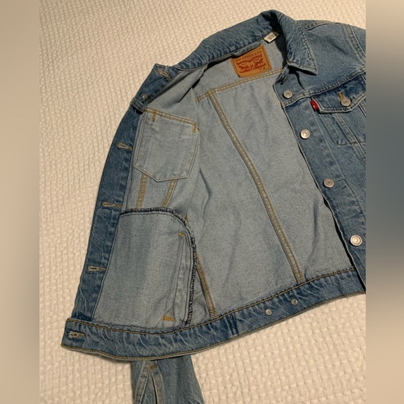 Levi’s jean jacket - Picture 3 of 5